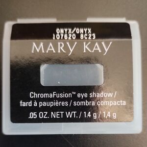 Mary Kay ChromaFusion Eye Shadow in Onyx Black